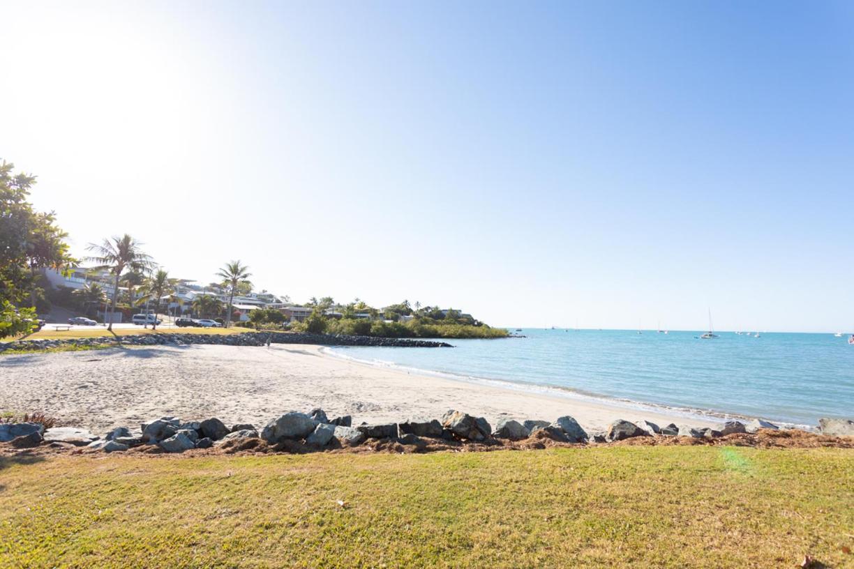 Mandalay Escape, Seclusion & Serenity With A Pool Airlie Beach Esterno foto